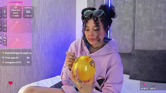 KatherineGomez online show from March 18, 2025, 9:12 am