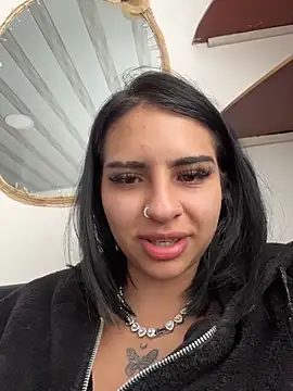 Snapshot of Hilary_pinkk chatting on February 1, 2026, 10:08 pm Hilary pinkk online show from February 1, 2026, 10:08 pm