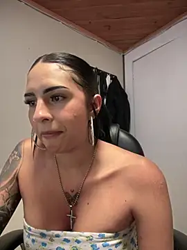 Snapshot of Hilary_pinkk chatting on September 27, 2025, 3:23 am Hilary pinkk online show from September 27, 2025, 3:23 am