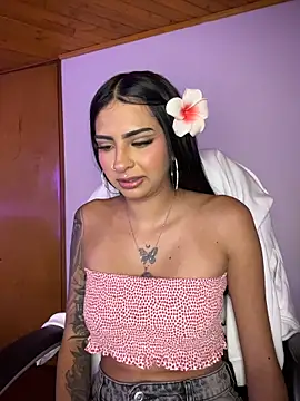 Hilary pinkk online show from March 31, 2026, 2:13 am