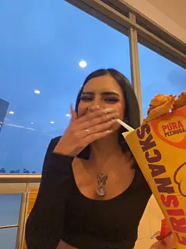 Hilary pinkk online show from March 26, 2026, 11:13 pm