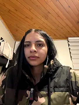 Snapshot of Hilary_pinkk chatting on October 11, 2025, 1:39 am Hilary pinkk online show from October 11, 2025, 1:39 am