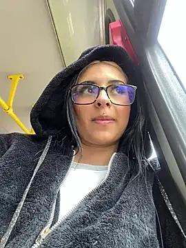 Snapshot of Hilary_pinkk chatting on March 4, 2025, 6:18 pm Hilary pinkk online show from March 4, 2025, 6:18 pm