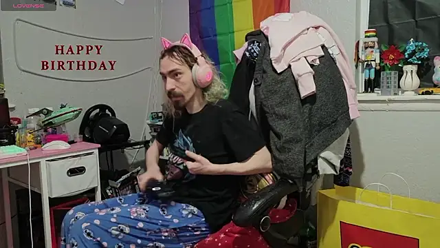 Snapshot of tallnerdyguy chatting on February 10, 2026, 1:15 am tallnerdyguy online show from February 10, 2026, 1:15 am