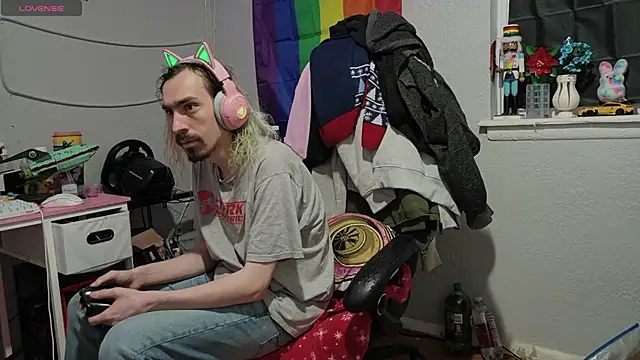 Snapshot of tallnerdyguy chatting on January 19, 2026, 1:42 am tallnerdyguy online show from January 19, 2026, 1:42 am