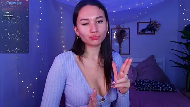 margeriTirell online show from October 10, 2025, 2:56 am