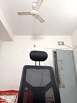 Tisha-01 online show from February 12, 2026, 5:23 pm