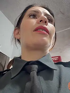 Alysson-- online show from November 14, 2025, 5:49 pm