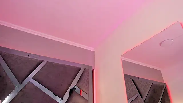 AmberiniHoffman online show from March 10, 2025, 2:48 pm