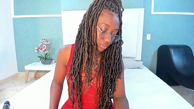 Khenta Michells online show from September 11, 2025, 11:32 am