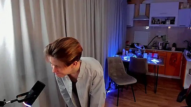 AndrewwCarter2 online show from March 7, 2025, 7:49 pm