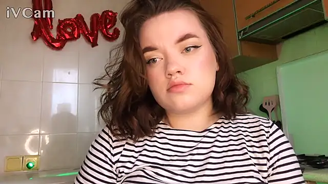 foxyyMoon online show from April 26, 2026, 3:37 am