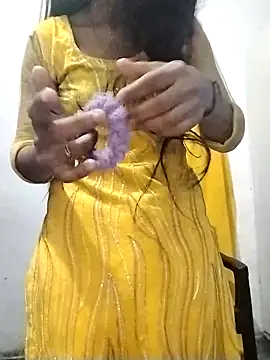 Cute-Ridhima online show from November 30, 2025, 4:46 am