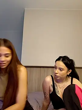 Snapshot of KeithTown chatting on November 13, 2025, 12:09 pm KeithTown online show from November 13, 2025, 12:09 pm