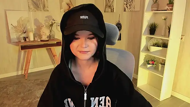 Elainebeness online show from March 23, 2025, 1:42 am