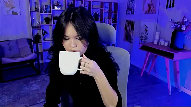 Elainebeness online show from October 9, 2025, 7:03 pm