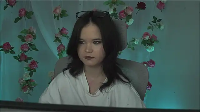 Elainebeness online show from February 7, 2025, 7:27 pm