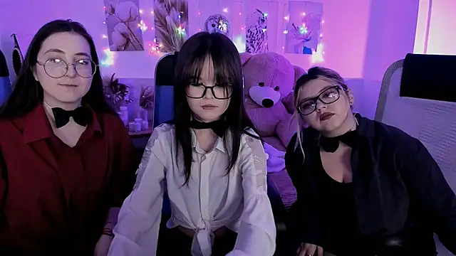 Elainebeness online show from March 1, 2026, 9:15 pm