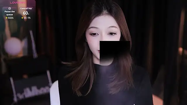 LucyKI online show from November 24, 2025, 3:12 pm