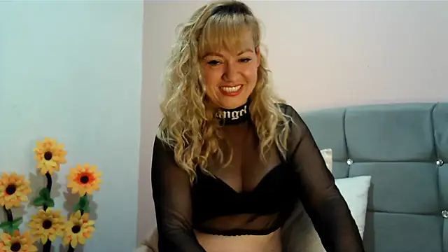 Snapshot of taylor198115 chatting on March 8, 2025, 6:54 am taylor198115 online show from March 8, 2025, 6:54 am