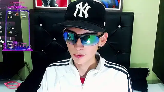 ttimy x boy online show from March 8, 2025, 11:49 pm