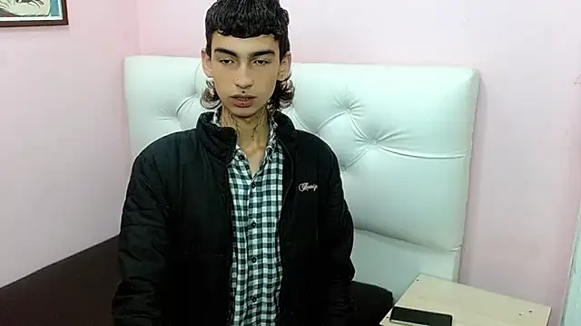 Snapshot of ttimy_x_boy chatting on January 12, 2026, 2:29 am ttimy x boy online show from January 12, 2026, 2:29 am