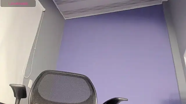 Snapshot of Daphne_Miller1 chatting on December 20, 2024, 2:08 am Daphne Miller1 online show from December 20, 2024, 2:08 am