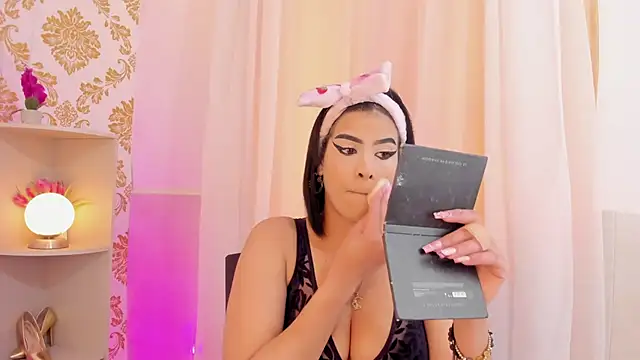 Snapshot of emaa_lambert chatting on October 16, 2025, 7:55 pm emaa lambert online show from October 16, 2025, 7:55 pm