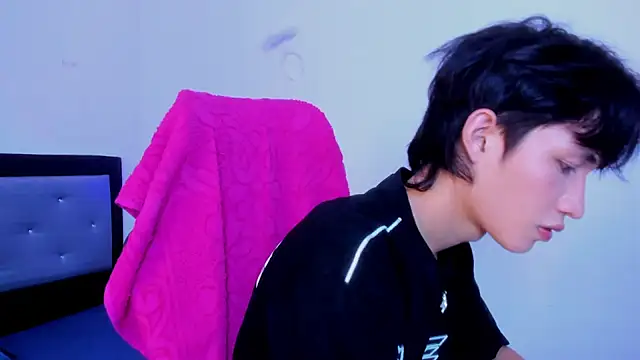 Snapshot of Johhan__Lee chatting on February 7, 2025, 10:30 pm Johhan Lee online show from February 7, 2025, 10:30 pm