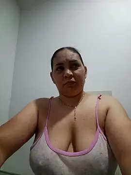 MirandaSoto online show from April 12, 2026, 5:11 am