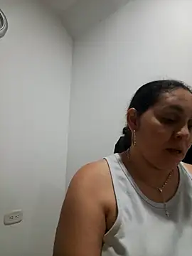 MirandaSoto online show from September 17, 2025, 4:03 am