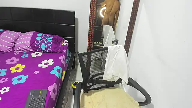 Snapshot of Karljensen33 chatting on January 26, 2025, 11:50 pm Karljensen33 online show from January 26, 2025, 11:50 pm