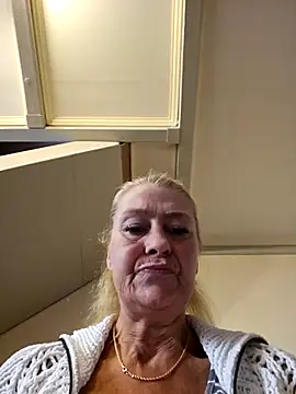 lisalustjouw online show from October 16, 2025, 9:06 am