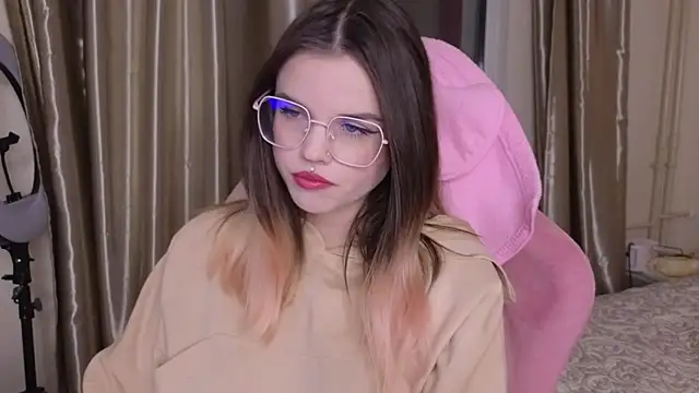 HanaMitsuri online show from March 17, 2026, 5:16 pm