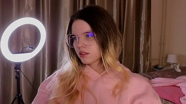 Snapshot of HanaMitsuri chatting on November 6, 2025, 7:51 pm HanaMitsuri online show from November 6, 2025, 7:51 pm