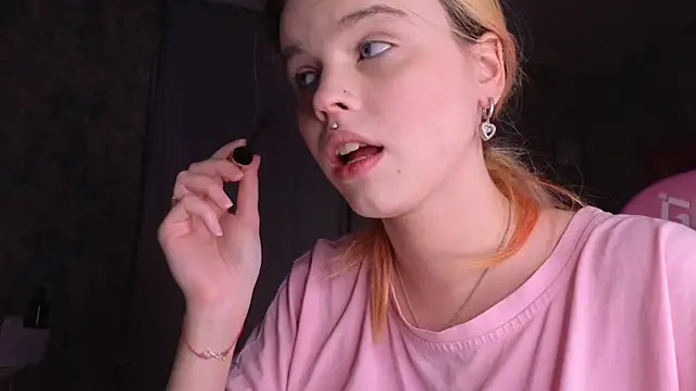 Snapshot of HanaMitsuri chatting on January 24, 2025, 10:19 pm HanaMitsuri online show from January 24, 2025, 10:19 pm