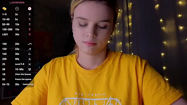 Snapshot of HanaMitsuri chatting on January 11, 2025, 6:23 pm HanaMitsuri online show from January 11, 2025, 6:23 pm