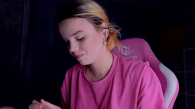 Snapshot of HanaMitsuri chatting on February 8, 2025, 8:32 pm HanaMitsuri online show from February 8, 2025, 8:32 pm