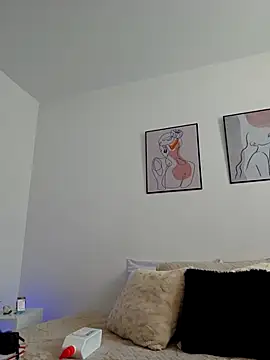 VictoriaEvaans  online show from September 21, 2025, 5:18 pm