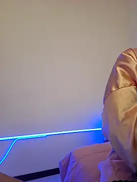 VictoriaEvaans  online show from November 25, 2025, 10:43 pm