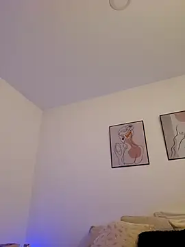 VictoriaEvaans  online show from September 13, 2025, 10:10 pm