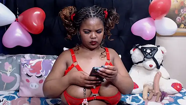 BootyliciousbustyX33 online show from September 9, 2025, 8:18 pm