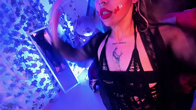 delilah fix online show from October 26, 2025, 8:42 pm