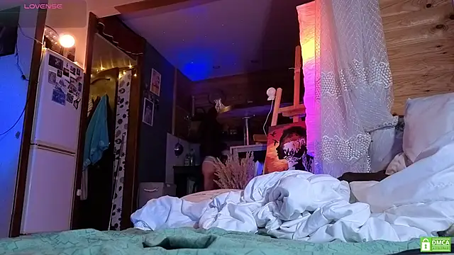 such juicee online show from November 26, 2025, 9:04 pm