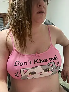 Snapshot of Ladysofiaxxx chatting on February 17, 2026, 10:40 pm Ladysofiaxxx online show from February 17, 2026, 10:40 pm