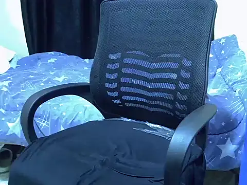 Horny-slut  online show from November 26, 2025, 1:11 pm