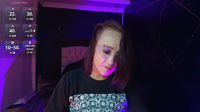 NatashaMason  online show from March 7, 2025, 12:01 pm