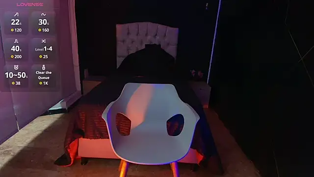 NatashaMason  online show from March 5, 2025, 5:50 pm