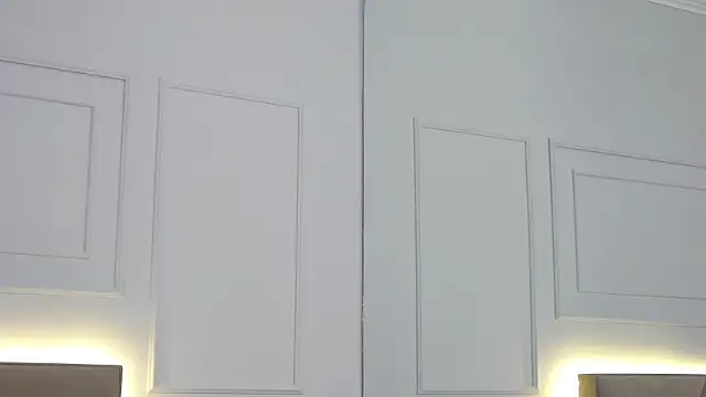 Snapshot of LeilaLow chatting on March 20, 2025, 12:00 pm LeilaLow online show from March 20, 2025, 12:00 pm