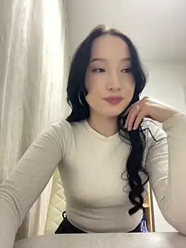 Snapshot of LeilaLow chatting on February 23, 2025, 2:25 pm LeilaLow online show from February 23, 2025, 2:25 pm